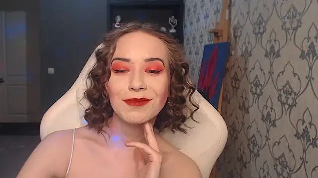 FascinatingEyess élő XXX-chatje
