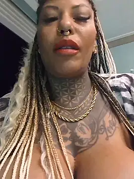 DarkDea Adlı Modelin Canlı XXX Sohbeti
