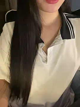 Elise68 Adlı Modelin Canlı XXX Sohbeti