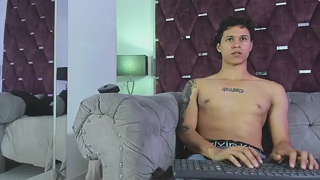 TonyBenedetti 라이브 XXX 채팅
