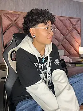 ian_mathias_'s Live XXX Chat
