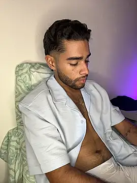 צ'אט XXX בשידור חי של AlejandroGreco