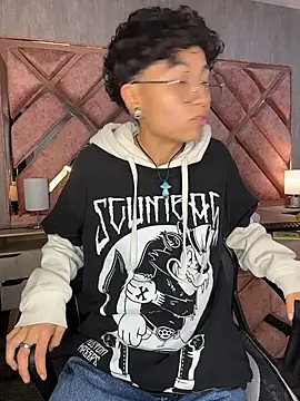 ian_mathias_'s Live XXX Chat