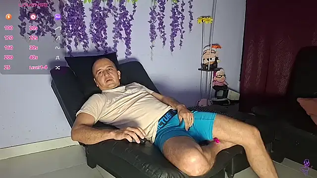 GreisyAndHazzan's Live XXX Chat