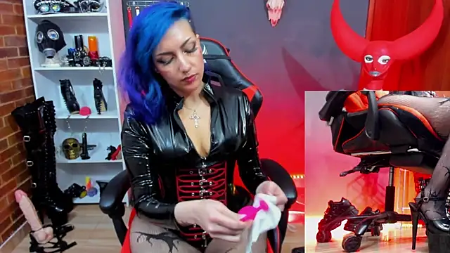Chat +18 de Yelena_LatexMaiden ao vivo