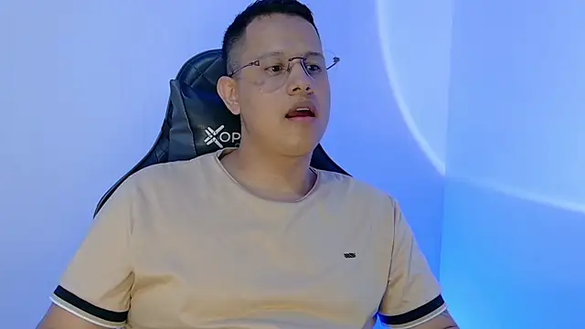 LiamVidal 在線直播表演