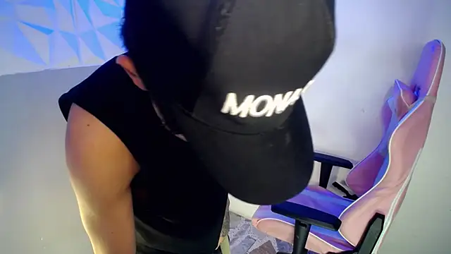 Hot_athletes_ XXX чат на живо