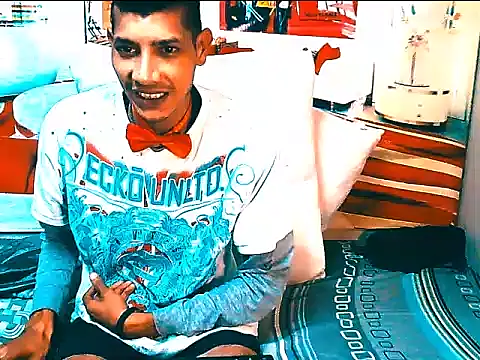 แชท XXX สดของ IndianSavageMale
