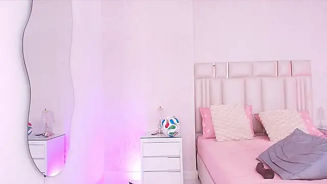 alanarose18's Live XXX Chat