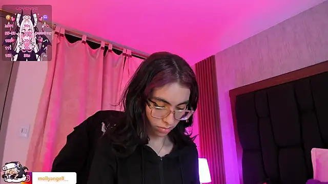 Molly_A's Live XXX Chat