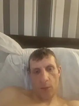 XXX chat uživo modela BigDmasked
