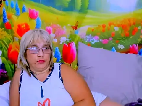 indianroxy's Live XXX Chat