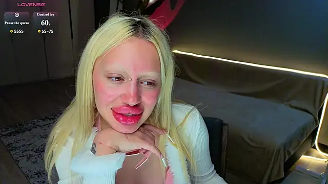 Luna_Beverly Chat XXX in diretta