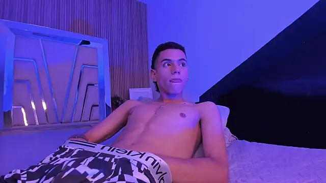 Онлайн чат XXX MathewAdamss
