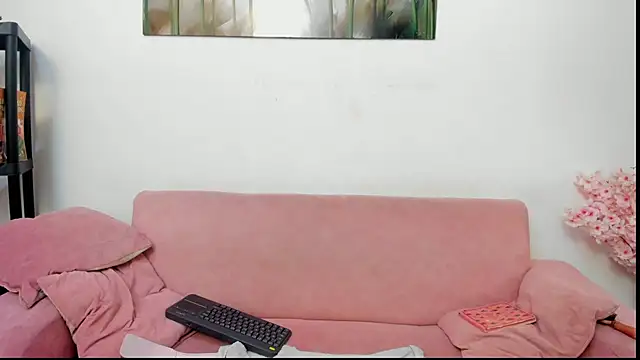 pinky_f00x's Live XXX Chat