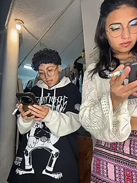 צ'אט XXX בשידור חי של ian_mathias_
