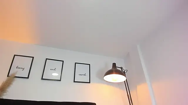 Bonny_and_carrot Chat XXX in diretta