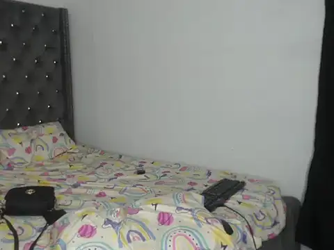 kenia_nihiara Chat XXX live