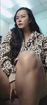 Sime_Naughty 现场XXX聊天