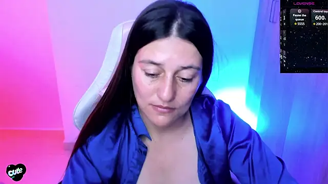 Chat XXX en directo de Saskyaa