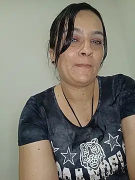 Pokazy przed kamerką – megan_milf79