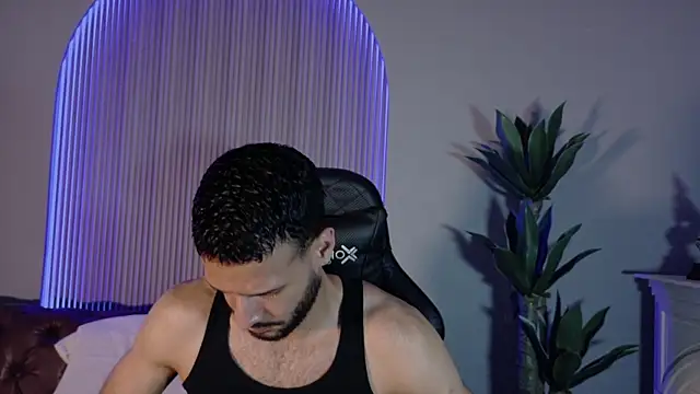 Jacob_Benelli Adlı Modelin Canlı XXX Sohbeti