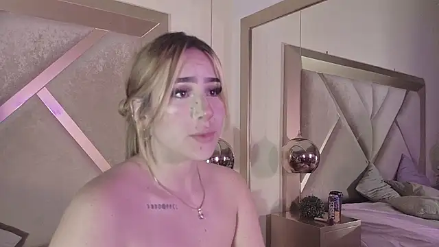 SelenaNoir_ Adlı Modelin Canlı XXX Sohbeti