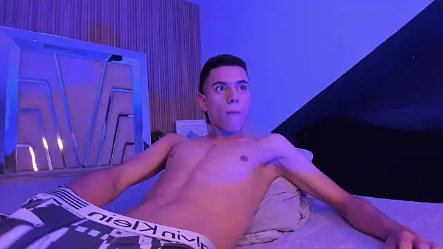 MathewAdamss Live XXX-Chat