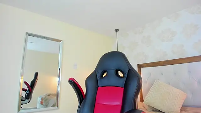 IRISCLARK1's Live XXX Chat