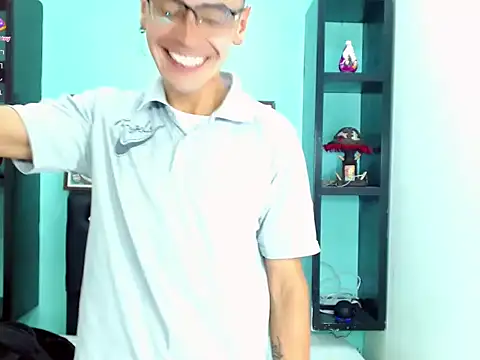 Chat +18 de Alexx_bigcockk_ ao vivo