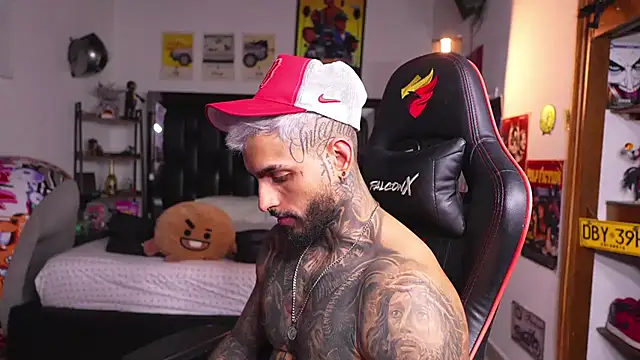 logan_hugh8 Chat XXX live