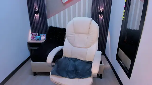 LittleeStar's Live XXX Chat
