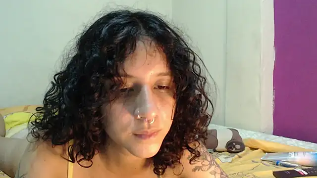 AlinaWoolf_ লাইভ XXX চ্যাট