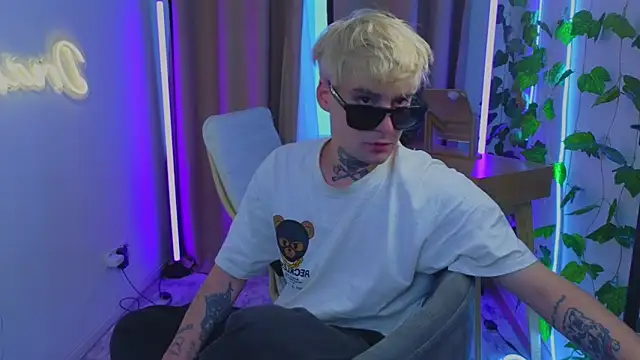 XXX chat uživo modela drillfi11
