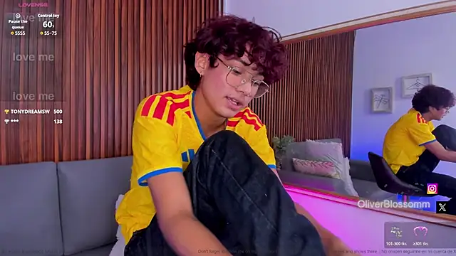 Oliver20__ 现场XXX聊天