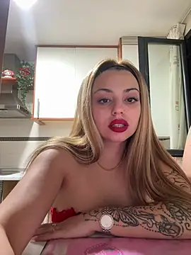 Онлайн чат XXX Noeliagglow