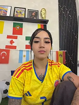 EmmyEvans1's Live XXX Chat