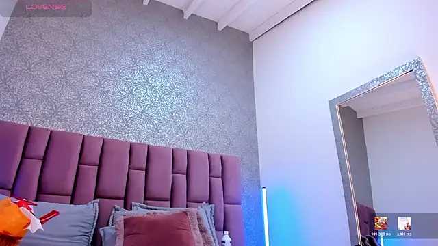 Chatroom XXX en direct de DianaRed_