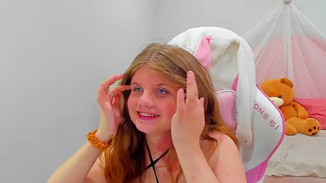 แชท XXX สดของ ChloeHalses