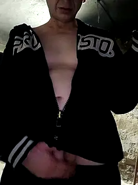 Chat XXX en directo de Tom4Womans