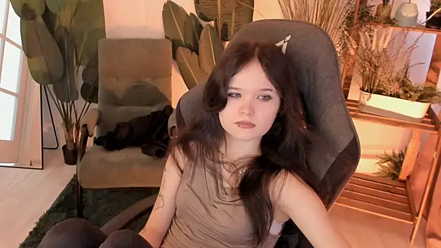 Elainebeness Chat XXX in diretta