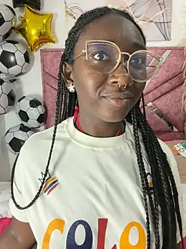 ZahhyFrequency's Live XXX Chat