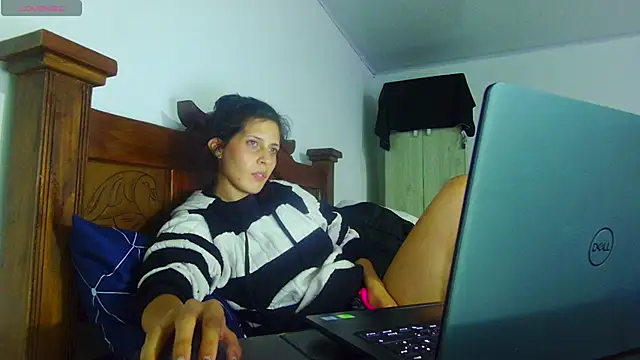 bellatrix25's Live XXX Chat