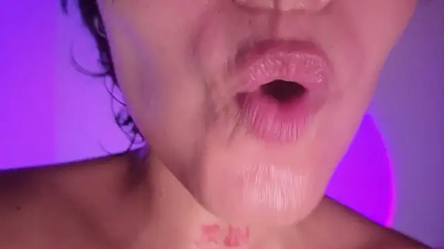 QadeshoficialのライブXXXチャット