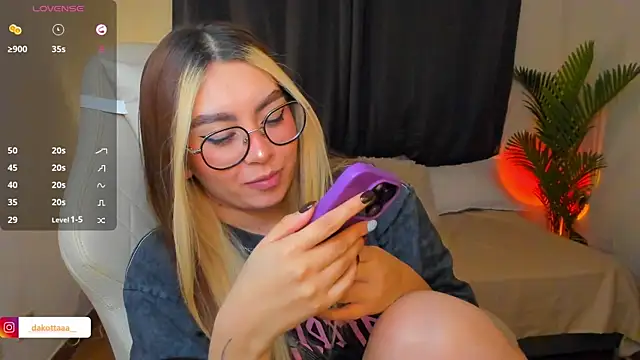 Chat XXX en directo de dakottaa_