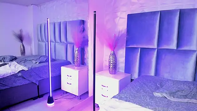 HollyPeach XXX чат на живо