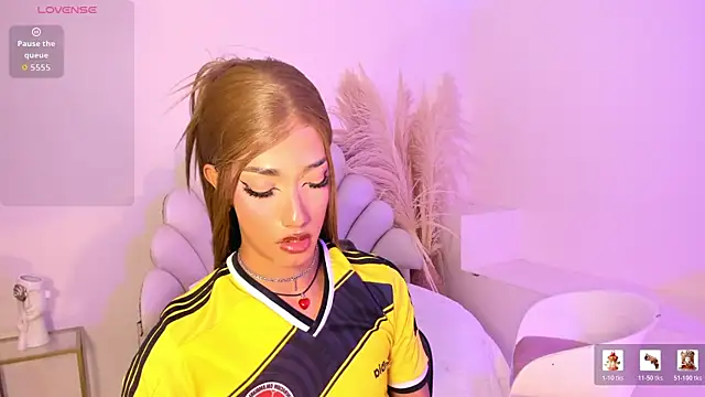 צ'אט XXX בשידור חי של SelenaRogers