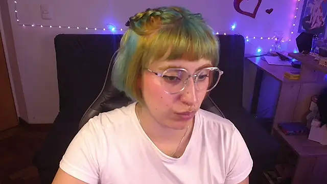 Miacatsito3 élő XXX-chatje