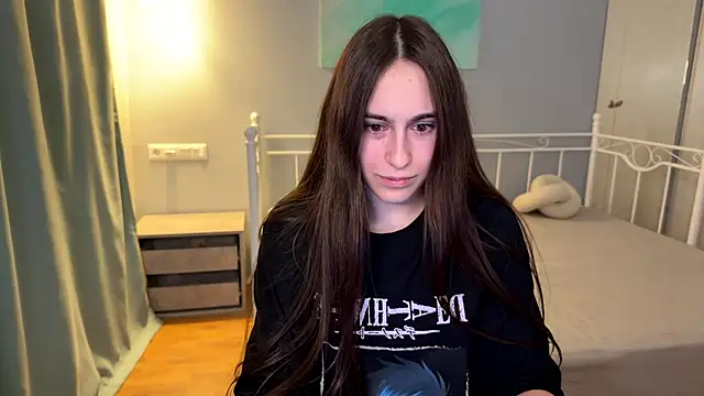 AliceKolltt Adlı Modelin Canlı XXX Sohbeti