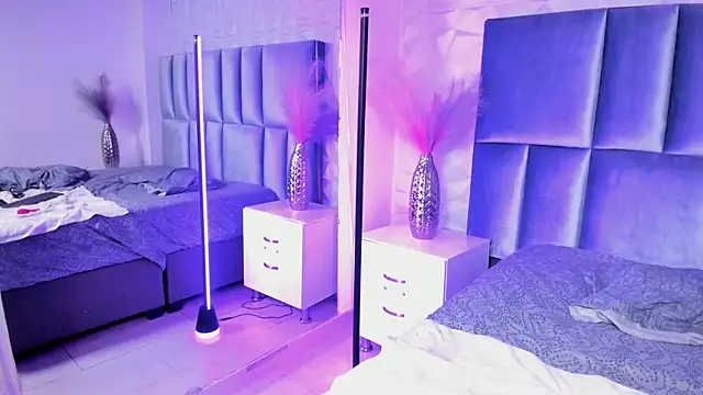 HollyPeach's Live XXX Chat